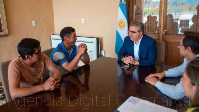 El Gobernador Raúl Jalil recibió a Ramos Isidro, Cacique de Antofalla