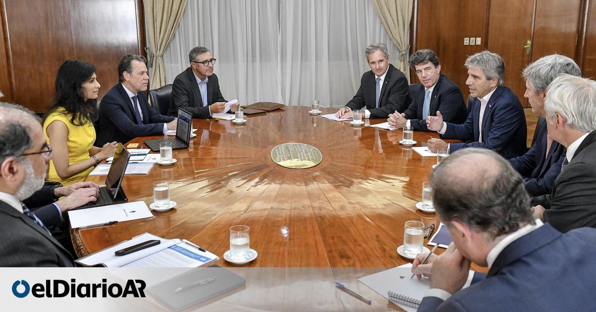 El Gobierno negocia un nuevo acuerdo con el FMI, que duda de la situación cambiara y social