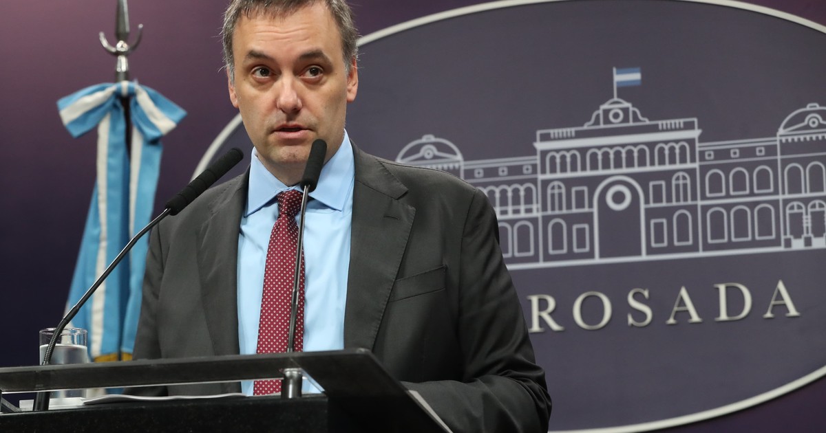 El Gobierno de Milei anunció que modificará la ley de Educación para “penar el adoctrinamiento en las escuelas”