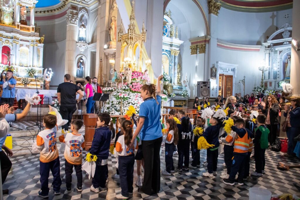 Los jardines de infantes rindieron homenaje a la Virgen del Valle