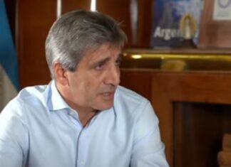 Las compras de dólares del Gobierno vuelven a estar en la mira